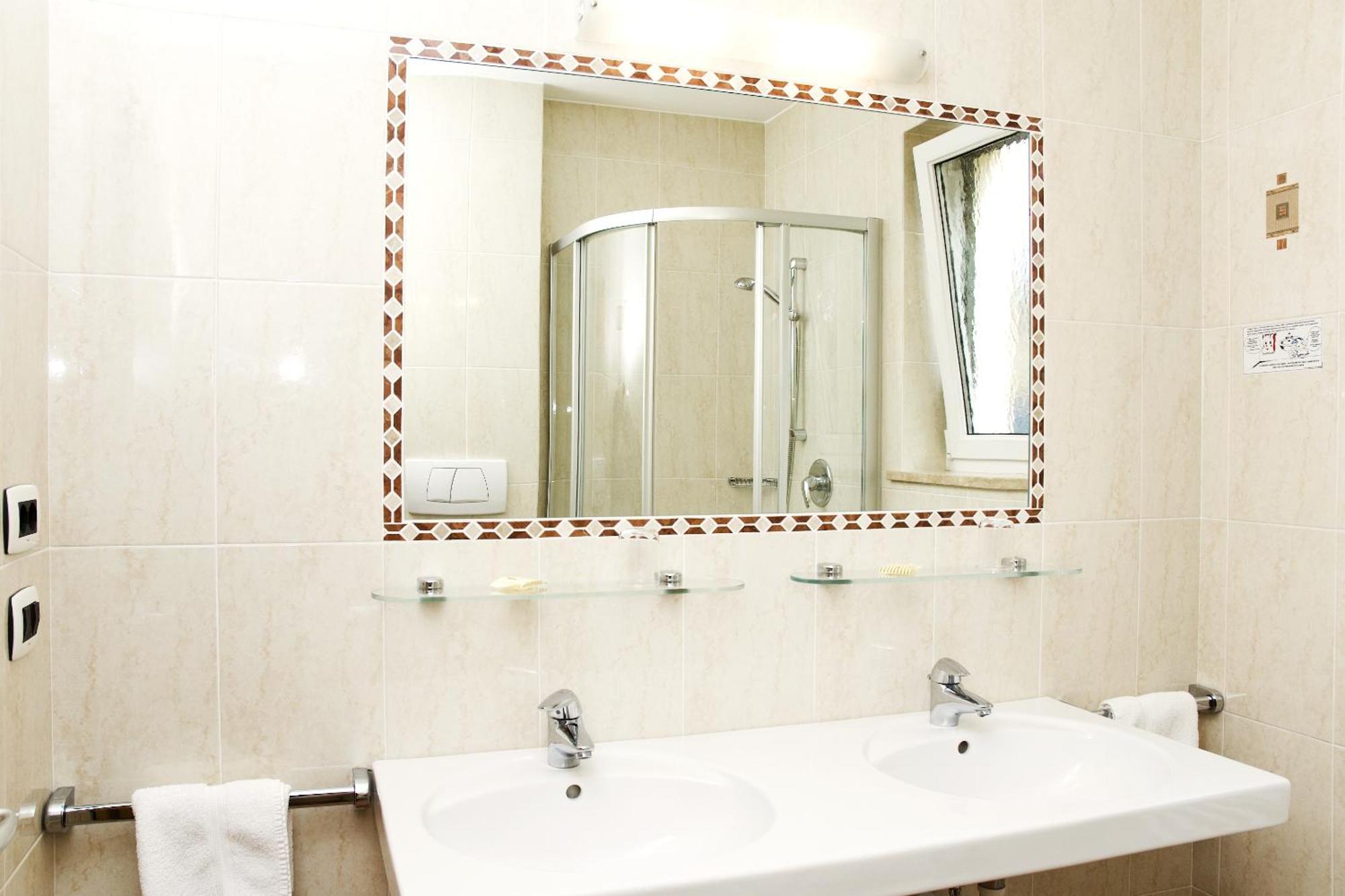 Hotel Loewenwirt Tscherms Dış mekan fotoğraf