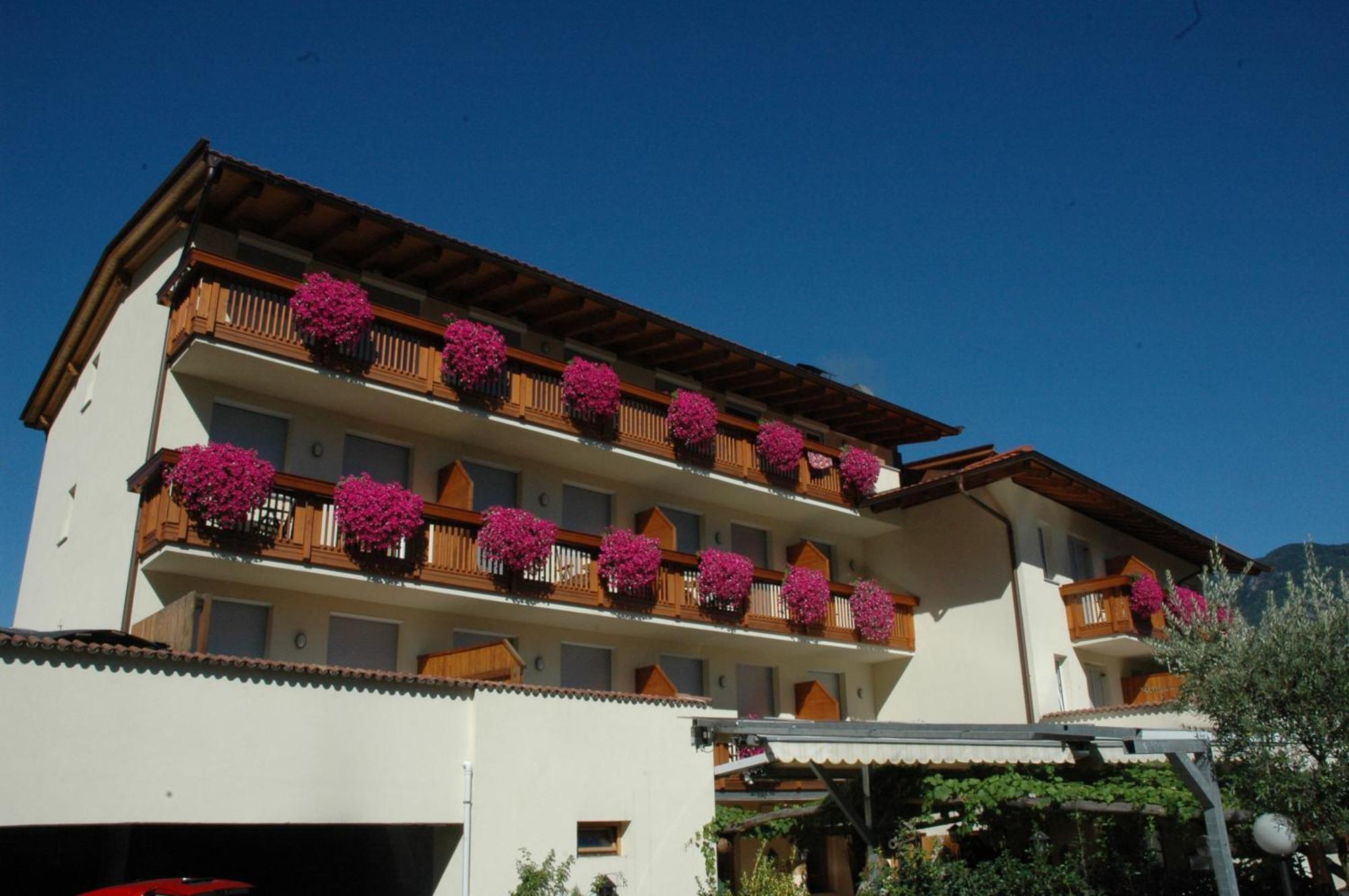 Hotel Loewenwirt Tscherms Dış mekan fotoğraf