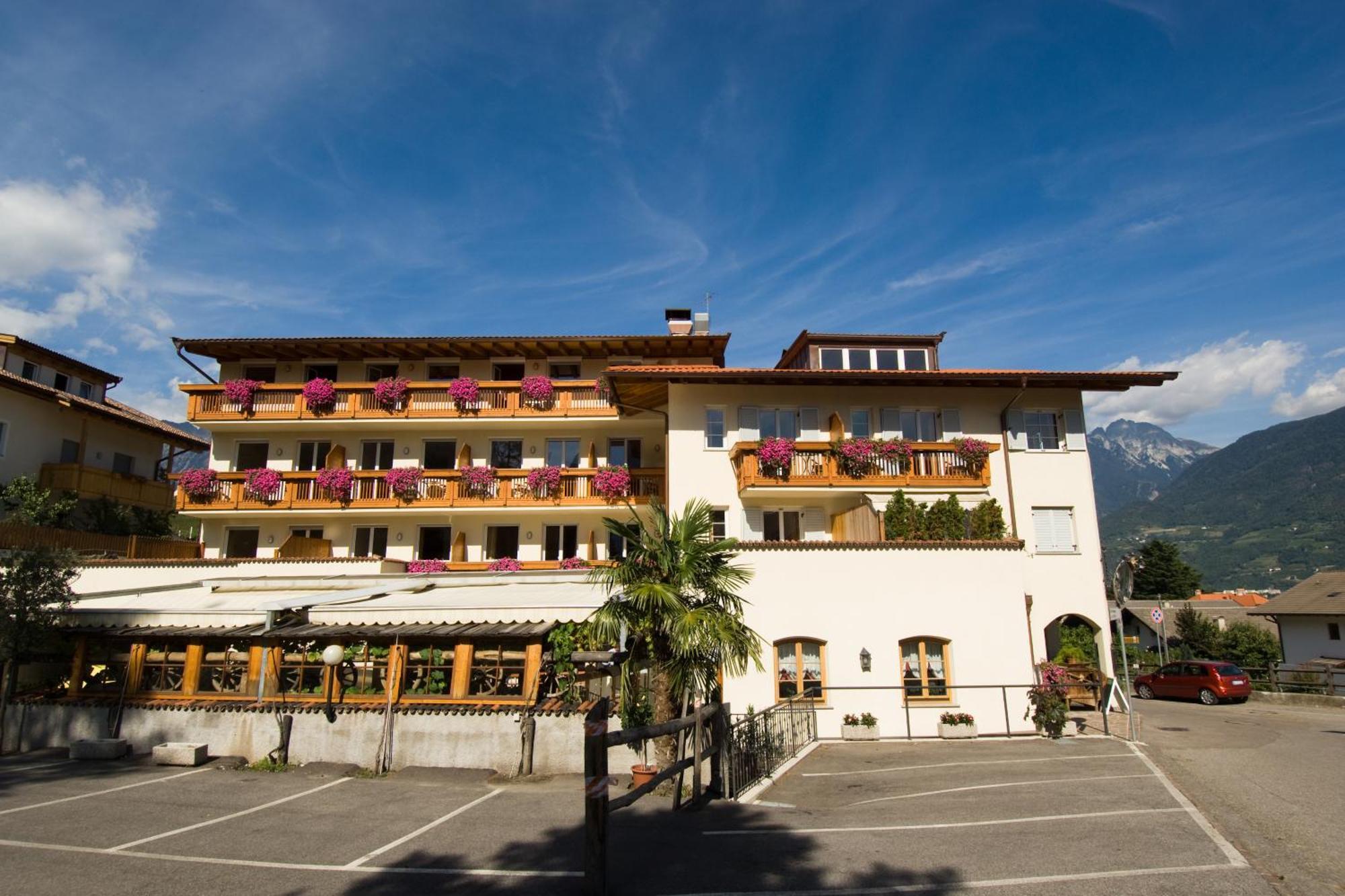 Hotel Loewenwirt Tscherms Dış mekan fotoğraf