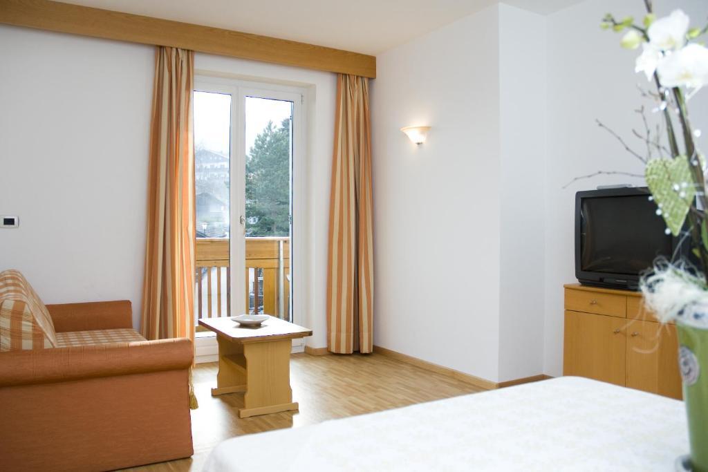 Hotel Loewenwirt Tscherms Oda fotoğraf