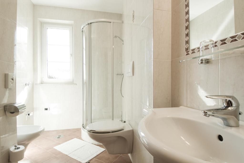 Hotel Loewenwirt Tscherms Oda fotoğraf